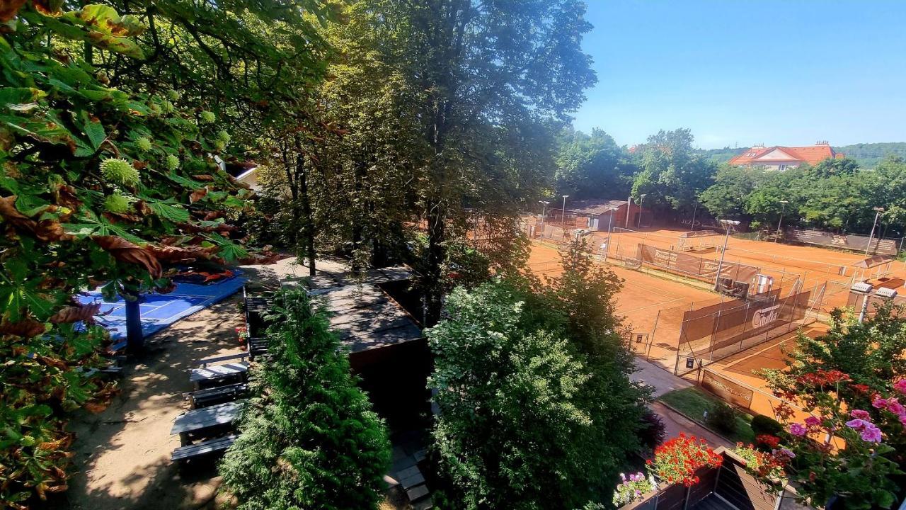 Hostel Cibulka Praag Buitenkant foto